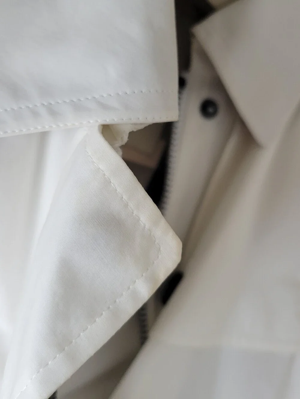Burberry White Jacket with Signature Check Cuff Detail:2 - Picture 10 of 12